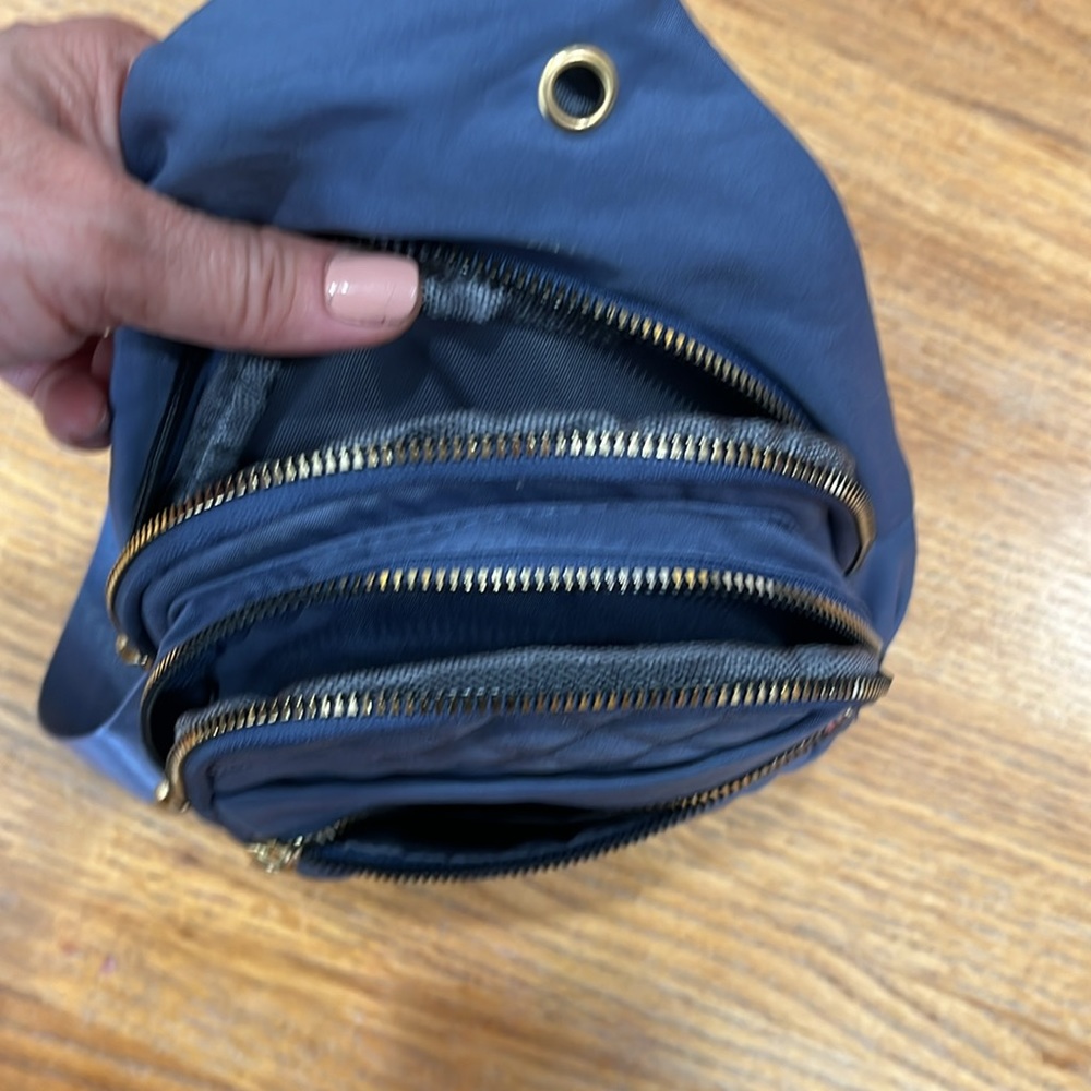 Cross body bag! - Picture 2 of 6